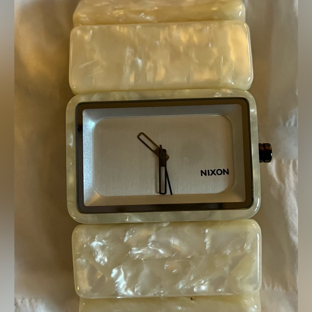 Nixon watch